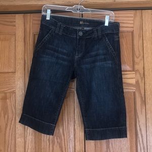 Bermuda shorts. Size 4.